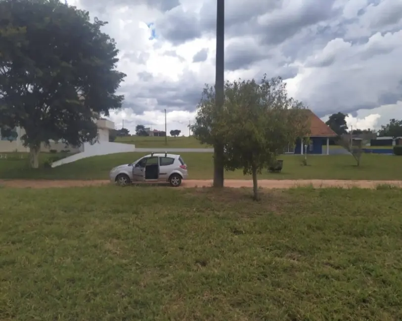 Foto 2 de Terreno / Lote à venda, 450m2 em Pardinho - SP