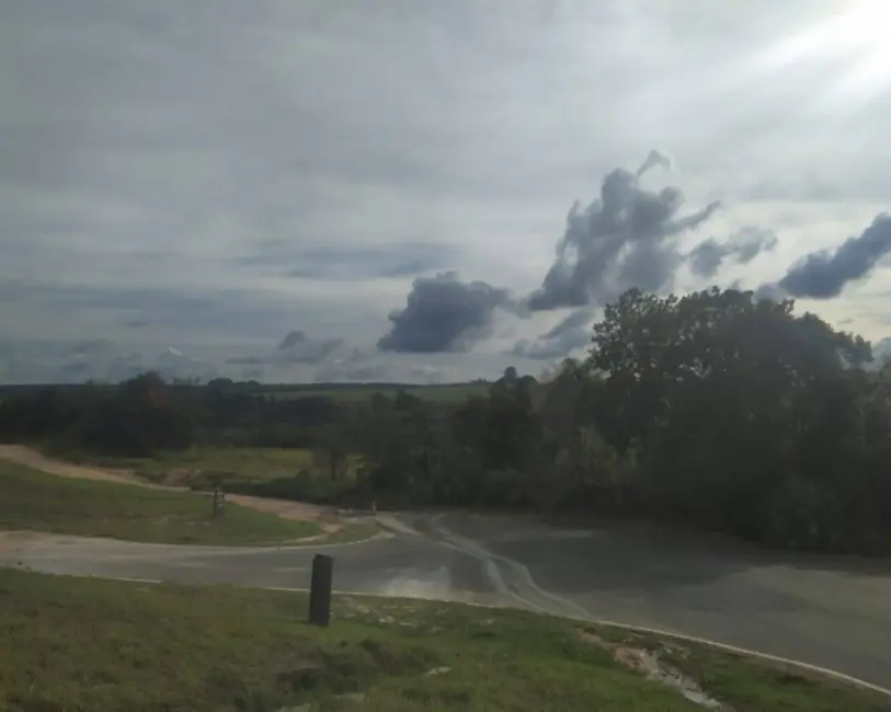 Foto 5 de Terreno / Lote à venda em Pardinho - SP