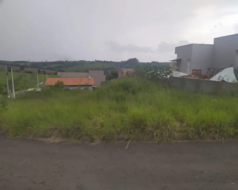 Foto 1 de Terreno / Lote à venda em Pardinho - SP