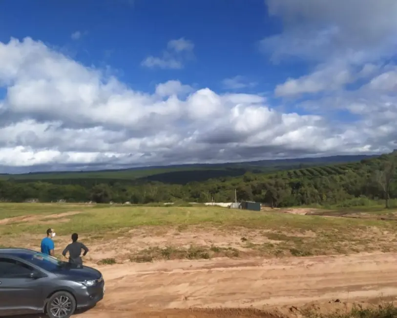 Foto 1 de Terreno / Lote à venda em Pardinho - SP