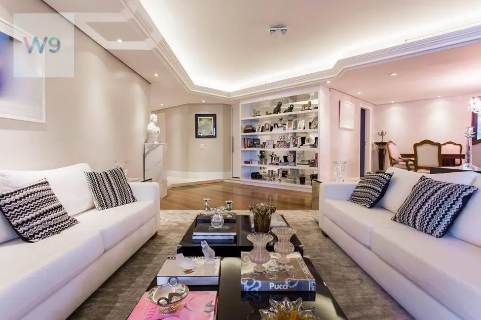 Apartamento com 4 quartos à venda, 640m2 em Moema, São Paulo - SP - imagem 3 Foto 3 de Apartamento com 4 quartos à venda, 640m2 em Moema, São Paulo - SP