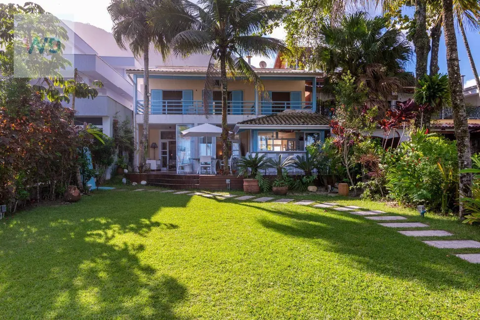 Foto 2 de Casa com 5 quartos à venda, 352m2 em Ubatuba - SP