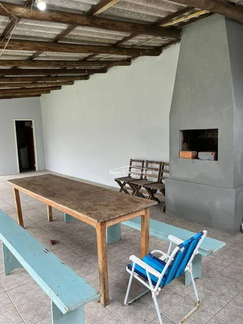 Casa com 6 quartos à venda, 300m2 em Balneario Arroio Do Silva - SC - imagem 4 Foto 4 de Casa com 6 quartos à venda, 300m2 em Balneario Arroio Do Silva - SC