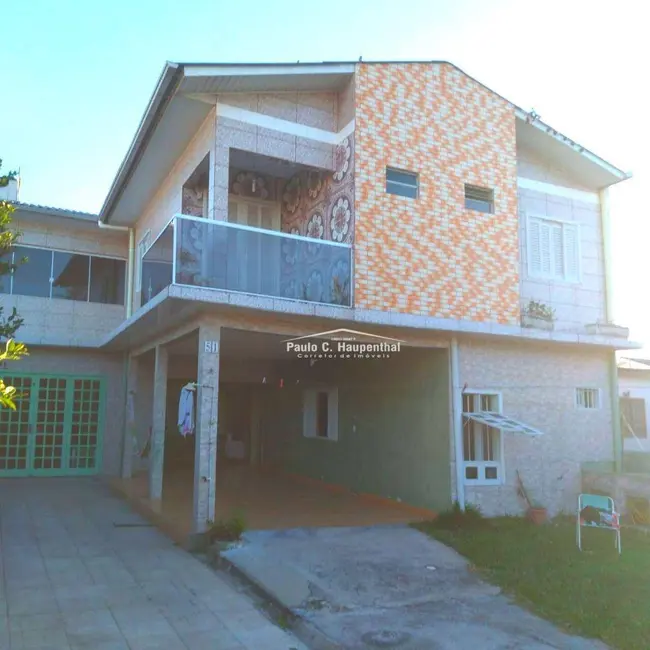 Casa com 6 quartos à venda, 300m2 em Balneario Arroio Do Silva - SC - imagem 3 Foto 3 de Casa com 6 quartos à venda, 300m2 em Balneario Arroio Do Silva - SC