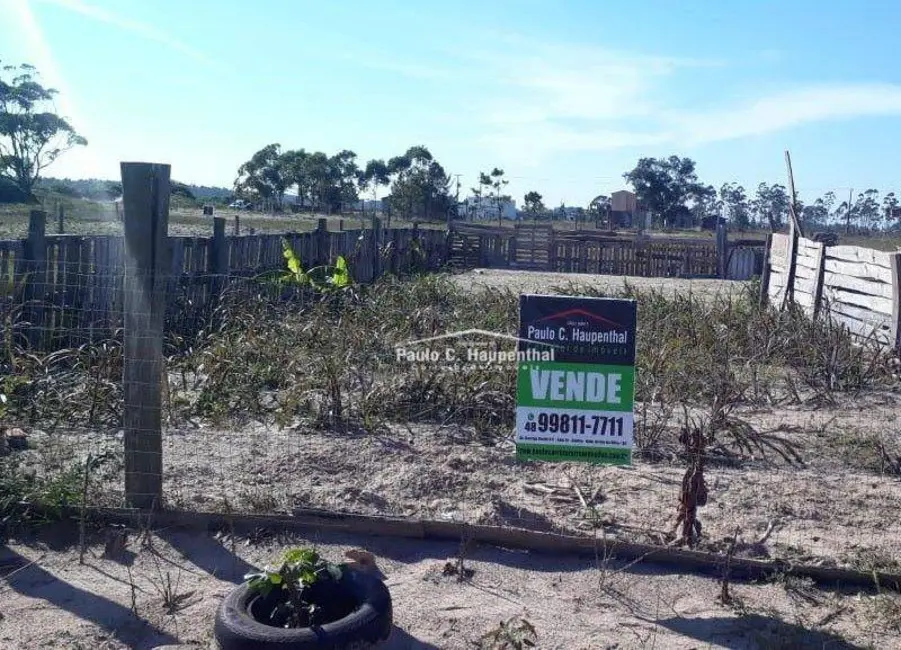 Foto 2 de Terreno / Lote à venda, 300m2 em Balneario Arroio Do Silva - SC