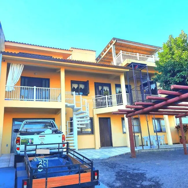 Casa com 10 quartos à venda, 623m2 em Torres - RS - imagem 1 Foto 1 de Casa com 10 quartos à venda, 623m2 em Torres - RS