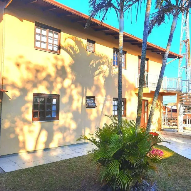 Casa com 10 quartos à venda, 623m2 em Torres - RS - imagem 2 Foto 2 de Casa com 10 quartos à venda, 623m2 em Torres - RS