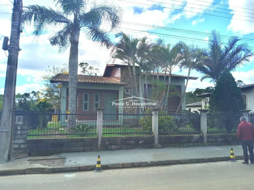 Foto 1 de Casa com 4 quartos à venda, 1250m2 em Verdinho, Criciuma - SC