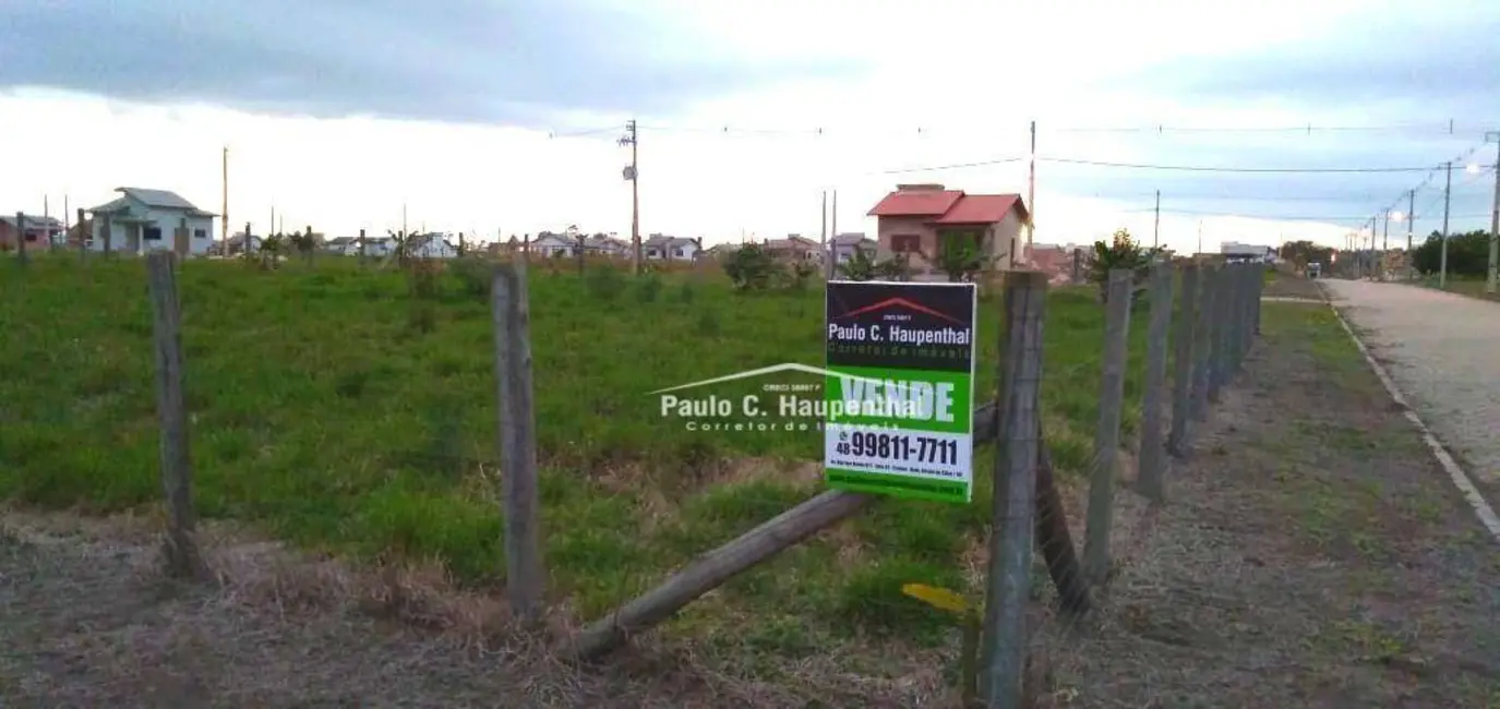 Foto 1 de Terreno / Lote à venda, 600m2 em Ararangua - SC
