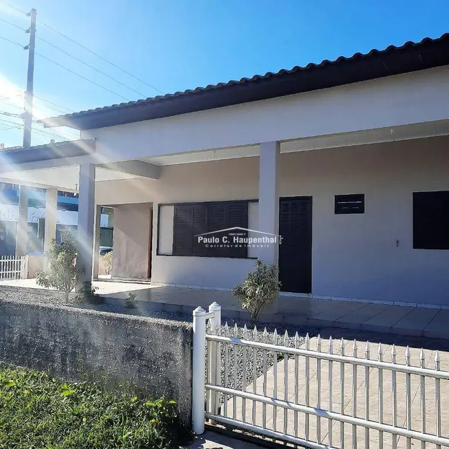 Foto 2 de Casa com 4 quartos à venda, 450m2 em Balneario Arroio Do Silva - SC