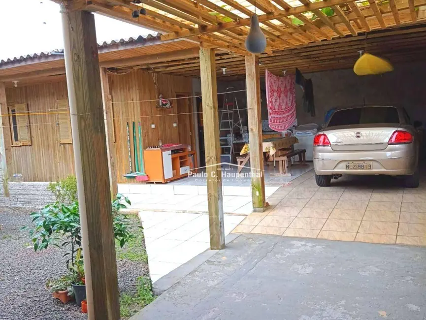 Casa com 4 quartos à venda, 300m2 em Balneario Arroio Do Silva - SC - imagem 9 Foto 9 de Casa com 4 quartos à venda, 300m2 em Balneario Arroio Do Silva - SC