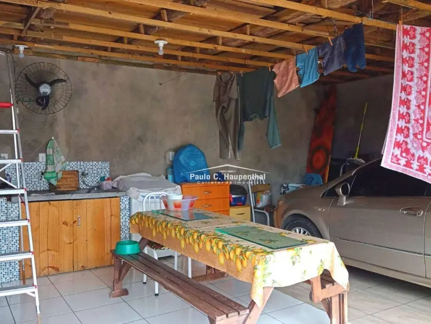 Casa com 4 quartos à venda, 300m2 em Balneario Arroio Do Silva - SC - imagem 8 Foto 8 de Casa com 4 quartos à venda, 300m2 em Balneario Arroio Do Silva - SC