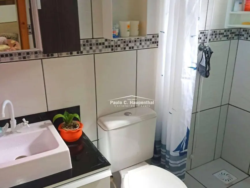 Casa com 4 quartos à venda, 300m2 em Balneario Arroio Do Silva - SC - imagem 6 Foto 6 de Casa com 4 quartos à venda, 300m2 em Balneario Arroio Do Silva - SC