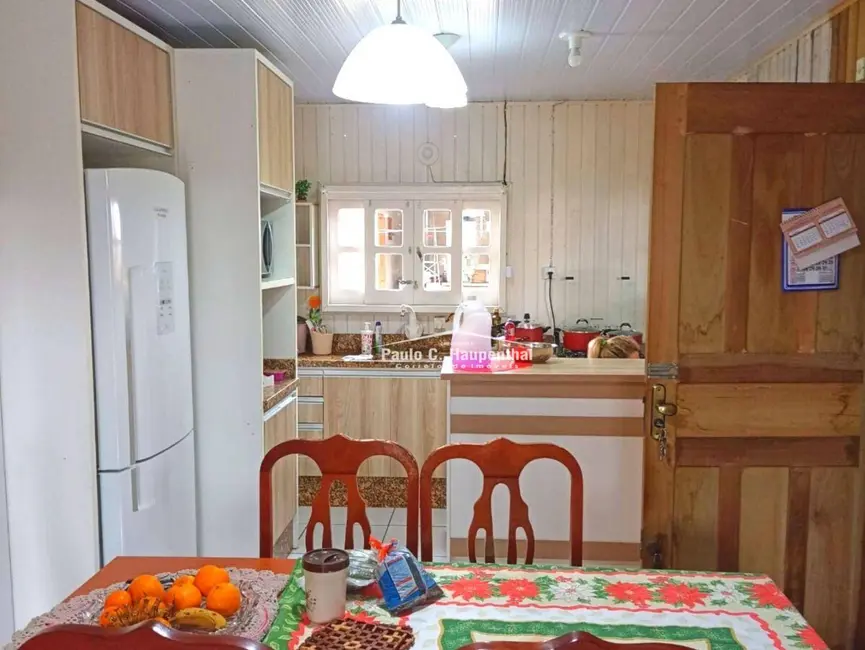 Casa com 4 quartos à venda, 300m2 em Balneario Arroio Do Silva - SC - imagem 4 Foto 4 de Casa com 4 quartos à venda, 300m2 em Balneario Arroio Do Silva - SC