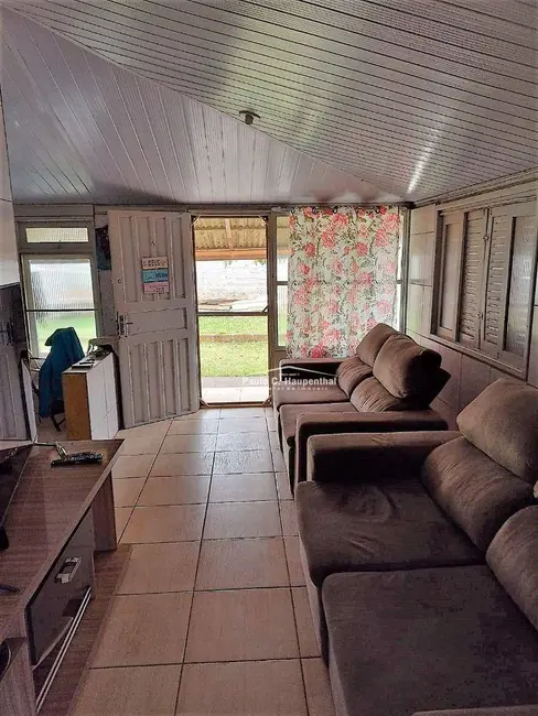 Casa com 2 quartos à venda, 300m2 em Balneario Arroio Do Silva - SC - imagem 6 Foto 6 de Casa com 2 quartos à venda, 300m2 em Balneario Arroio Do Silva - SC