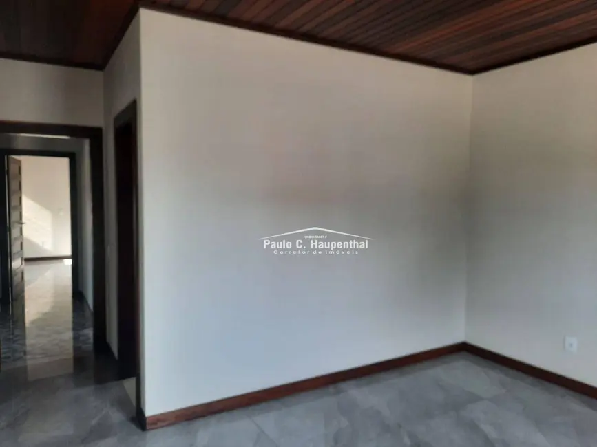 Casa com 3 quartos à venda, 390m2 em Balneario Arroio Do Silva - SC - imagem 9 Foto 9 de Casa com 3 quartos à venda, 390m2 em Balneario Arroio Do Silva - SC