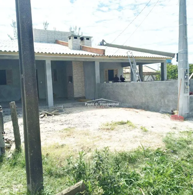 Foto 2 de Casa com 2 quartos à venda, 150m2 em Balneario Arroio Do Silva - SC