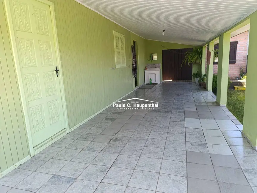 Foto 3 de Casa com 2 quartos para alugar, 360m2 em Balneario Arroio Do Silva - SC