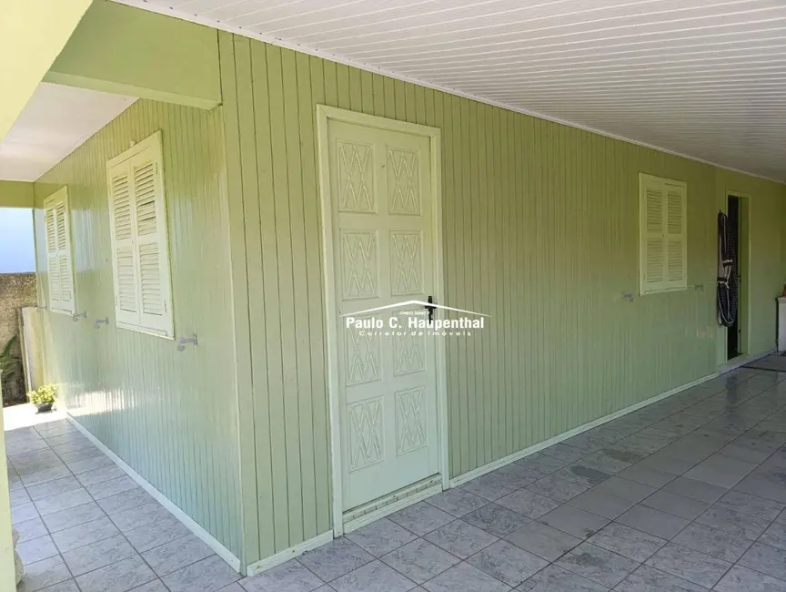 Foto 2 de Casa com 2 quartos para alugar, 360m2 em Balneario Arroio Do Silva - SC