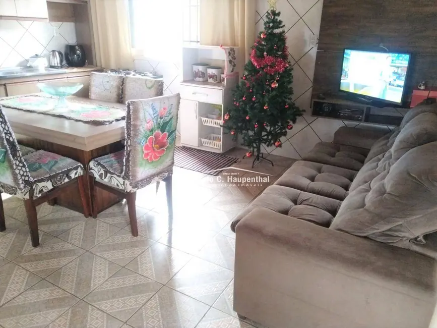 Casa com 3 quartos à venda, 360m2 em Ararangua - SC - imagem 8 Foto 8 de Casa com 3 quartos à venda, 360m2 em Ararangua - SC