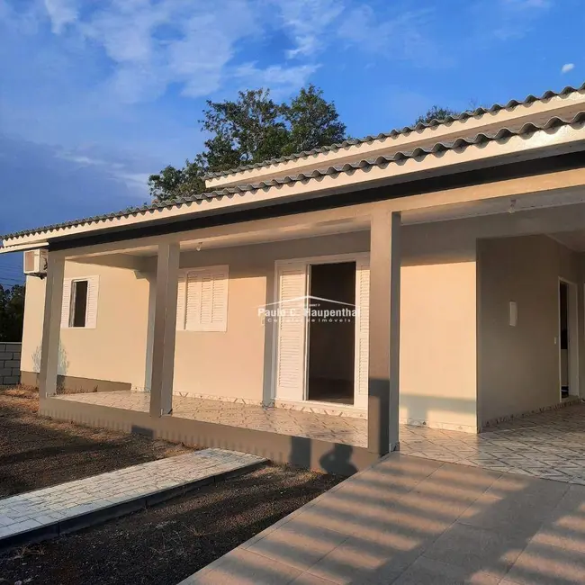 Casa com 3 quartos à venda, 2366m2 em Balneario Arroio Do Silva - SC - imagem 1 Foto 1 de Casa com 3 quartos à venda, 2366m2 em Balneario Arroio Do Silva - SC