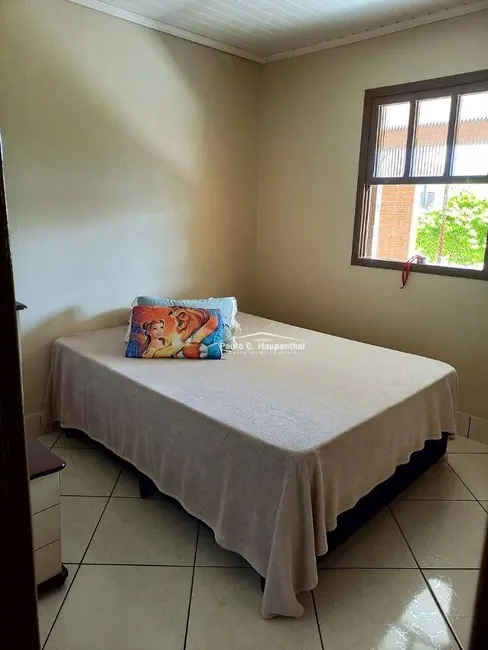 Casa com 3 quartos à venda, 902m2 em Balneario Arroio Do Silva - SC - imagem 6 Foto 6 de Casa com 3 quartos à venda, 902m2 em Balneario Arroio Do Silva - SC