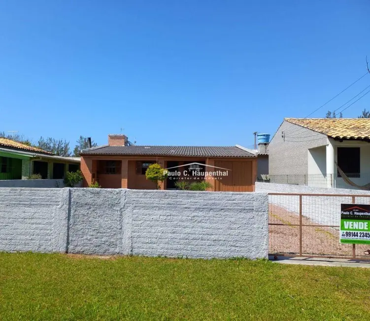 Casa com 3 quartos à venda, 902m2 em Balneario Arroio Do Silva - SC - imagem 1 Foto 1 de Casa com 3 quartos à venda, 902m2 em Balneario Arroio Do Silva - SC