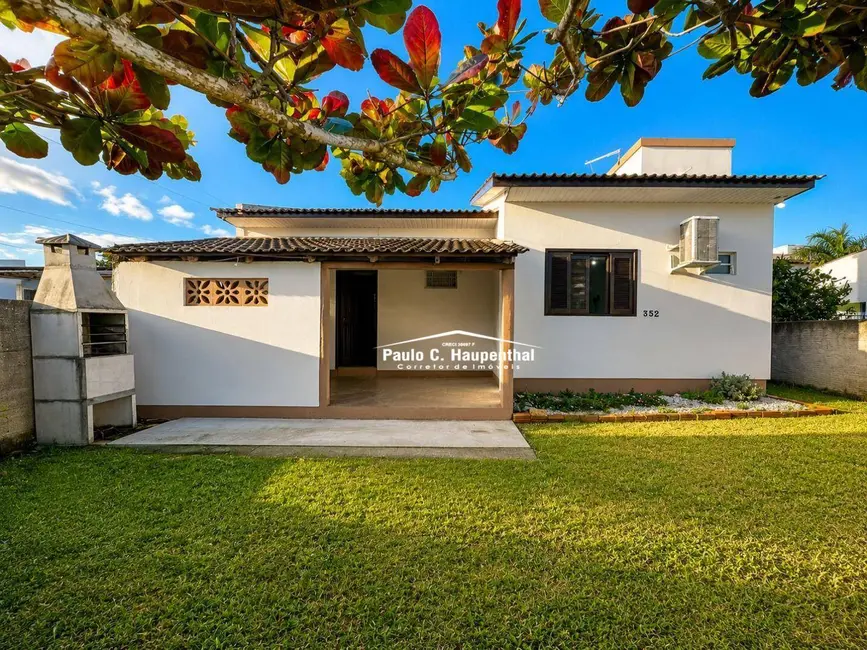 Foto 1 de Casa com 2 quartos à venda, 300m2 em Balneario Arroio Do Silva - SC