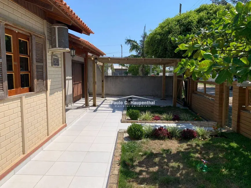 Foto 3 de Casa com 3 quartos à venda, 350m2 em Balneario Arroio Do Silva - SC