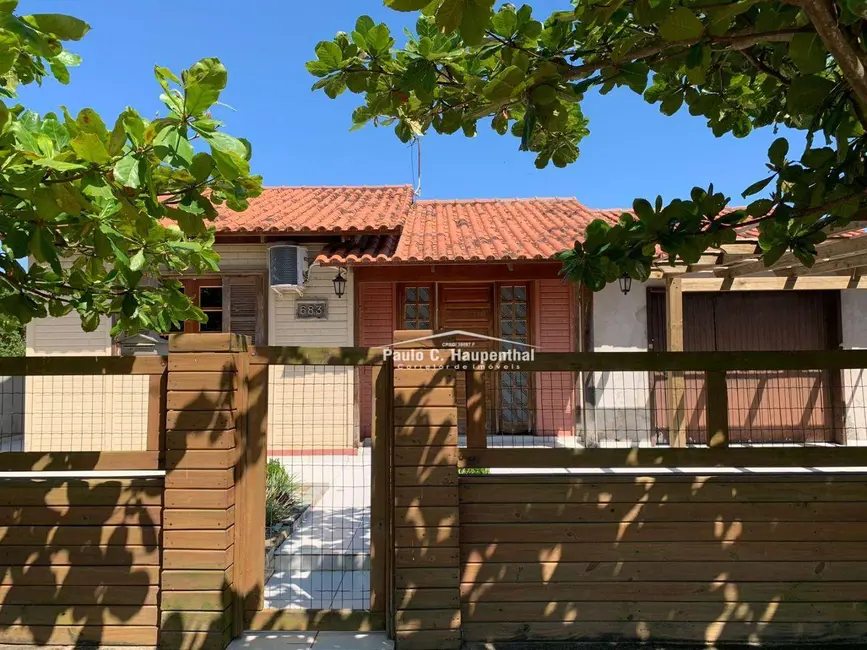 Foto 1 de Casa com 3 quartos à venda, 350m2 em Balneario Arroio Do Silva - SC