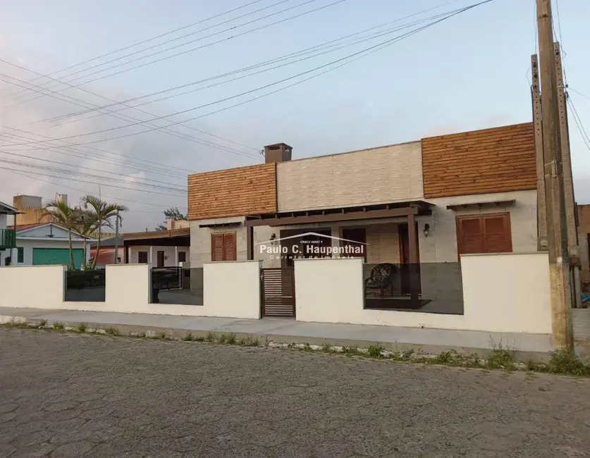 Foto 3 de Casa com 3 quartos à venda, 300m2 em Centro, Balneario Arroio Do Silva - SC