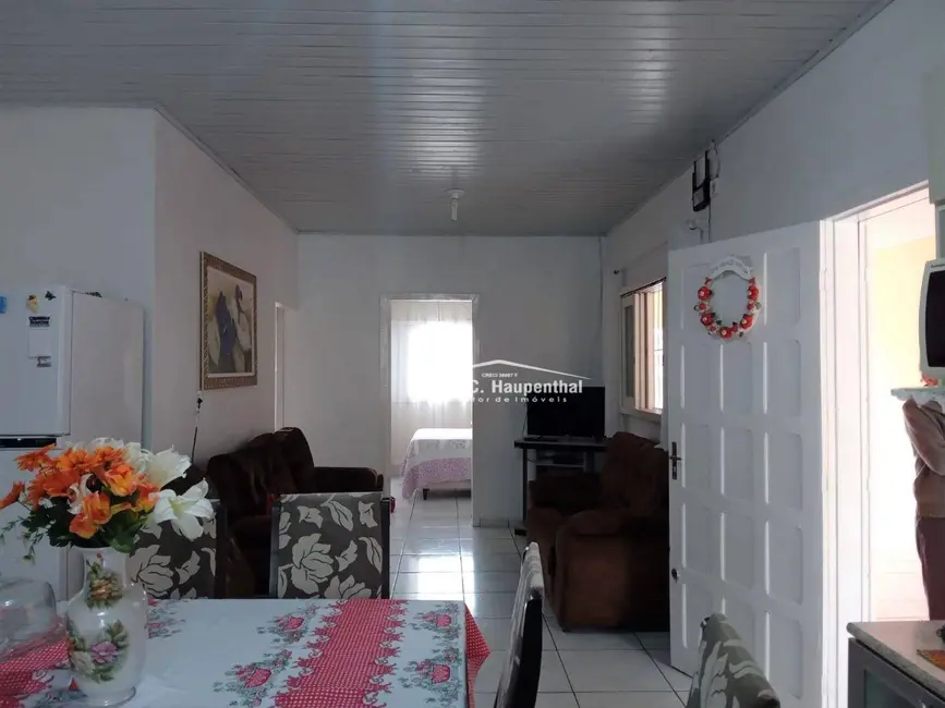 Casa com 4 quartos à venda, 390m2 em Centro, Balneario Arroio Do Silva - SC - imagem 5 Foto 5 de Casa com 4 quartos à venda, 390m2 em Centro, Balneario Arroio Do Silva - SC