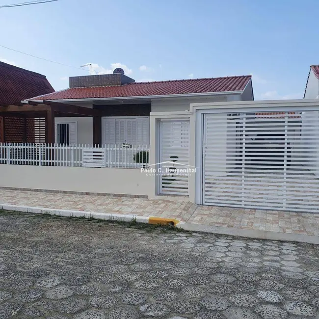 Foto 1 de Casa com 4 quartos à venda, 240m2 em Balneario Arroio Do Silva - SC