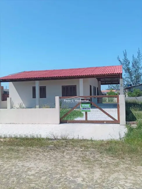 Casa com 2 quartos para alugar, 300m2 em Balneario Arroio Do Silva - SC - imagem 1 Foto 1 de Casa com 2 quartos para alugar, 300m2 em Balneario Arroio Do Silva - SC