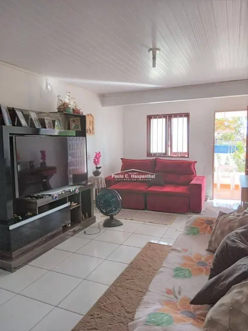 Casa com 3 quartos à venda, 336m2 em Balneario Arroio Do Silva - SC - imagem 3 Foto 3 de Casa com 3 quartos à venda, 336m2 em Balneario Arroio Do Silva - SC