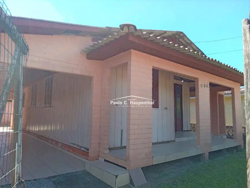 Casa com 3 quartos à venda, 300m2 em Balneario Arroio Do Silva - SC - imagem 3 Foto 3 de Casa com 3 quartos à venda, 300m2 em Balneario Arroio Do Silva - SC