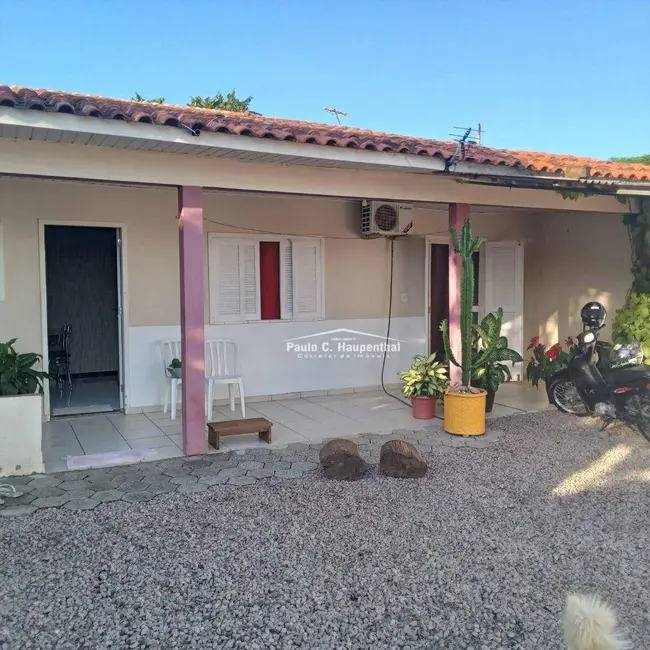 Foto 1 de Casa com 2 quartos à venda, 300m2 em Lagoão, Ararangua - SC