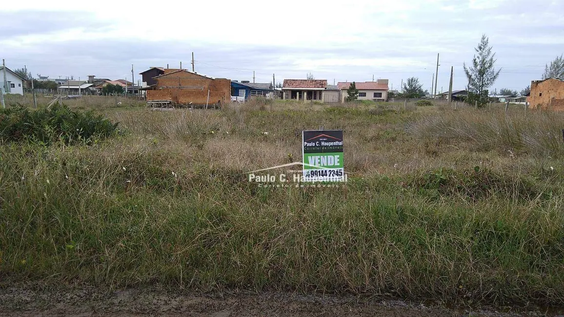 Foto 1 de Terreno / Lote à venda, 300m2 em Balneario Arroio Do Silva - SC