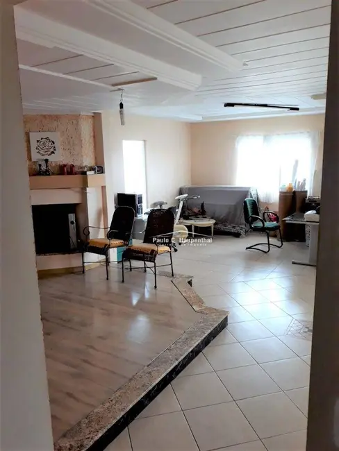 Casa com 3 quartos à venda, 300m2 em Flores Da Cunha - RS - imagem 6 Foto 6 de Casa com 3 quartos à venda, 300m2 em Flores Da Cunha - RS
