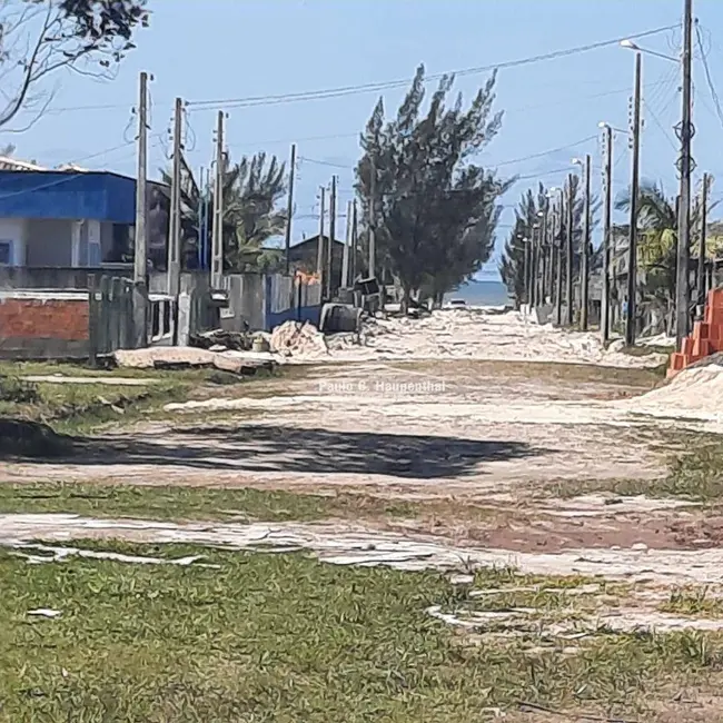 Foto 2 de Terreno / Lote à venda, 300m2 em Balneario Arroio Do Silva - SC