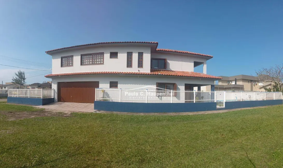 Foto 1 de Casa com 4 quartos à venda, 396m2 em Balneario Arroio Do Silva - SC