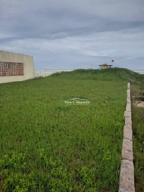 Foto 2 de Terreno / Lote à venda, 300m2 em Balneario Arroio Do Silva - SC