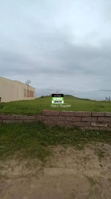 Foto 1 de Terreno / Lote à venda, 300m2 em Balneario Arroio Do Silva - SC