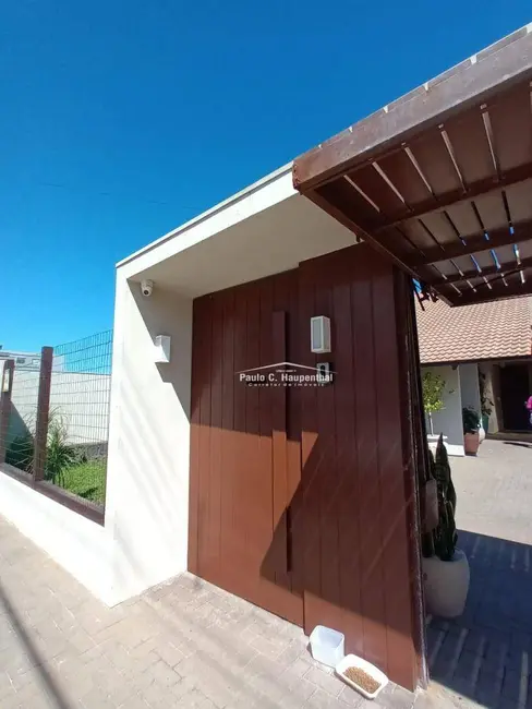 Foto 4 de Casa com 3 quartos à venda, 400m2 em Balneario Arroio Do Silva - SC