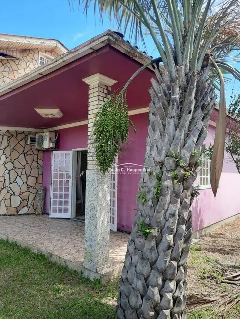 Casa com 4 quartos à venda, 1200m2 em Balneario Arroio Do Silva - SC - imagem 8 Foto 8 de Casa com 4 quartos à venda, 1200m2 em Balneario Arroio Do Silva - SC