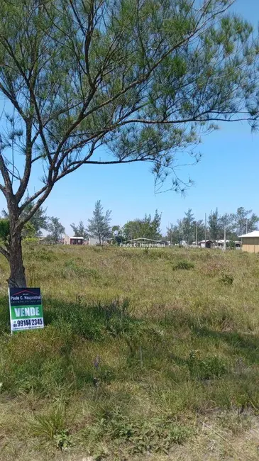 Foto 2 de Terreno / Lote à venda, 300m2 em Balneario Arroio Do Silva - SC