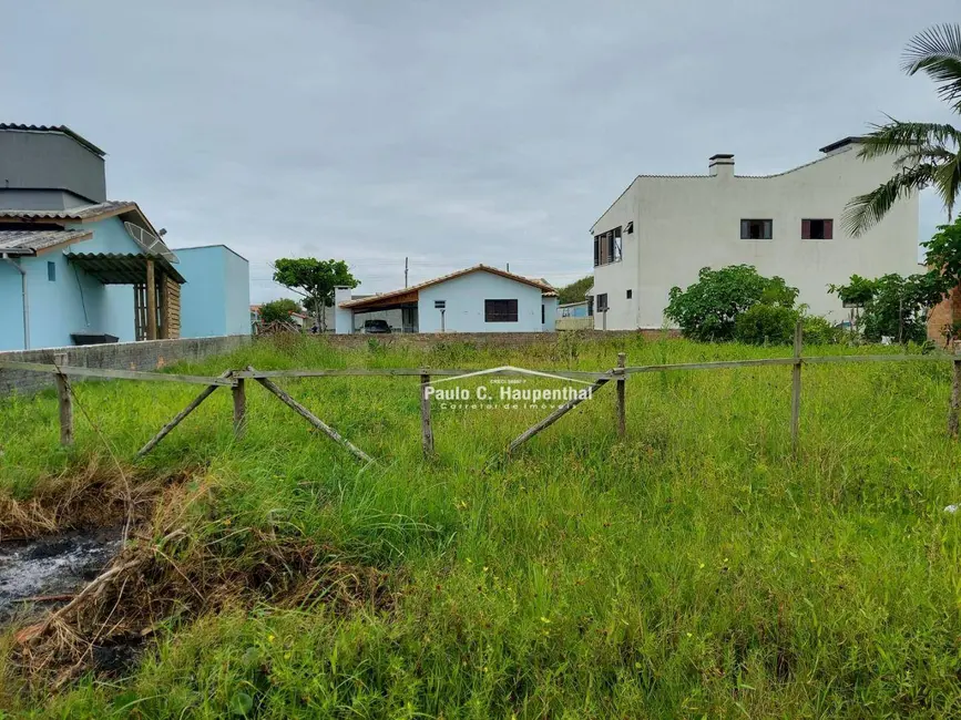 Foto 1 de Terreno / Lote à venda, 300m2 em Balneario Arroio Do Silva - SC