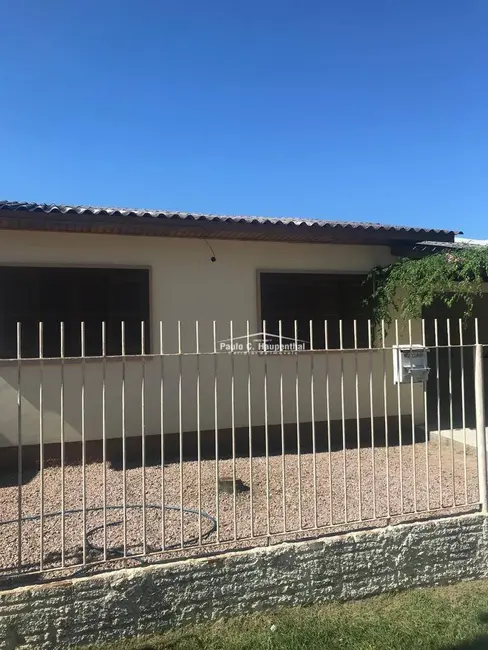 Foto 1 de Casa com 2 quartos à venda, 288m2 em Coloninha, Ararangua - SC