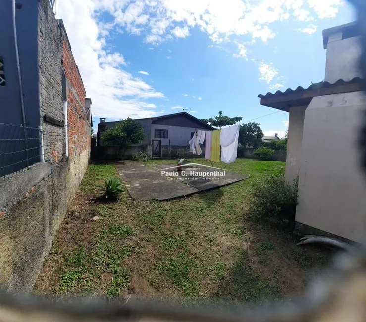 Casa com 3 quartos à venda, 300m2 em Balneario Arroio Do Silva - SC - imagem 4 Foto 4 de Casa com 3 quartos à venda, 300m2 em Balneario Arroio Do Silva - SC