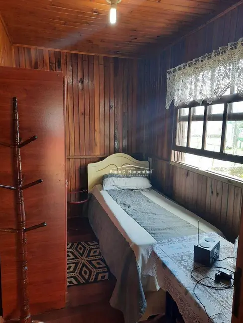 Casa com 3 quartos à venda, 300m2 em Balneario Arroio Do Silva - SC - imagem 5 Foto 5 de Casa com 3 quartos à venda, 300m2 em Balneario Arroio Do Silva - SC